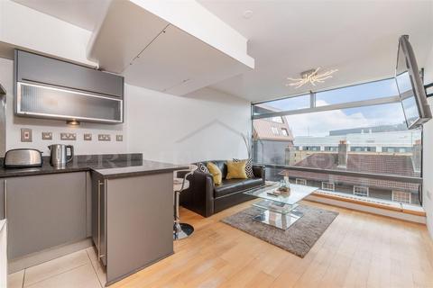 1 bedroom apartment to rent, Parliament View Apartments, 1 Albert Embankment, London