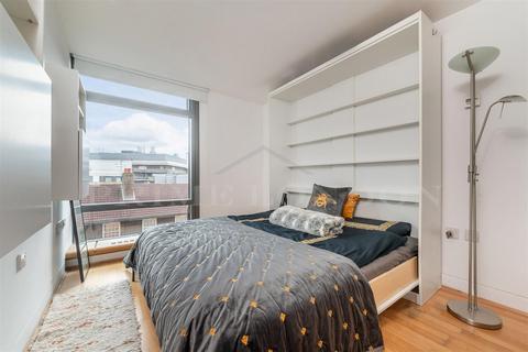 1 bedroom apartment to rent, Parliament View Apartments, 1 Albert Embankment, London