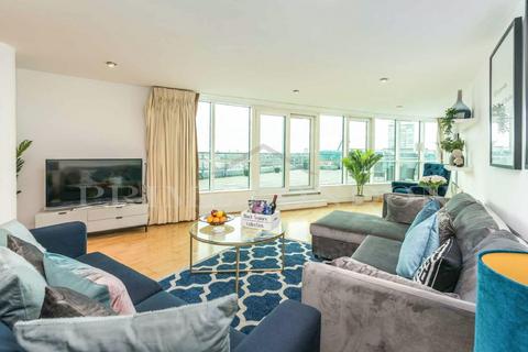 2 bedroom apartment for sale, Bridge House, St George Wharf, London