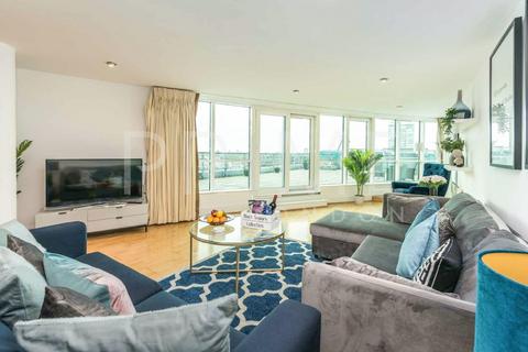 2 bedroom apartment for sale, Bridge House, St George Wharf, London