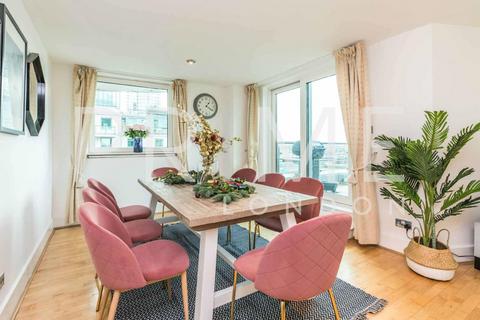 2 bedroom apartment for sale, Bridge House, St George Wharf, London