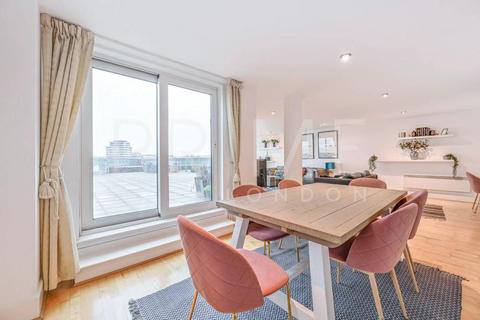 2 bedroom apartment for sale, Bridge House, St George Wharf, London