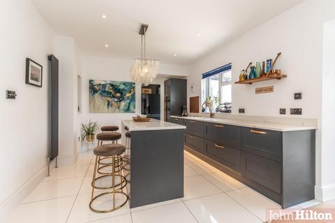 4 bedroom detached house for sale, Cranleigh Avenue, Rottingdean, Brighton