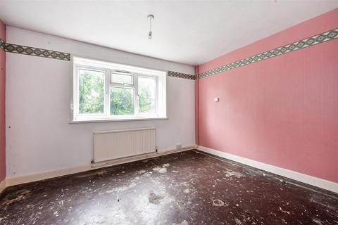 40 Apple Tree Grove, Andover, SP10 3RG
