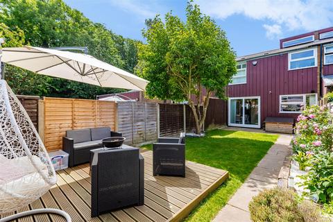 140 Millfield, New Ash Green, Longfield, DA3 8HW