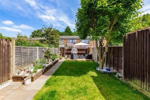 140 Millfield, New Ash Green, Longfield, DA3 8HW