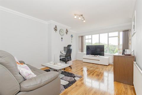 2 bedroom maisonette for sale, Shelley House, Crayford, Kent