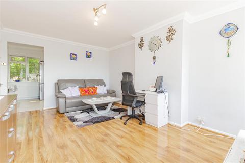 2 bedroom maisonette for sale, Shelley House, Crayford, Kent