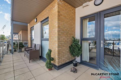 1 bedroom apartment for sale, Viewpoint, Harbour Road, Gosport, Hampshire, PO12 1GX