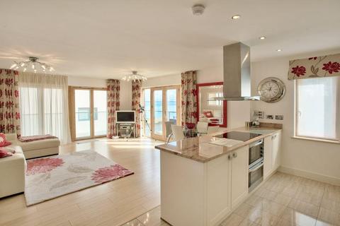 2 bedroom apartment for sale, Cowes, Isle of Wight