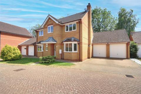 4 bedroom detached house for sale, Spriggs Close, Sawtry, Huntingdon