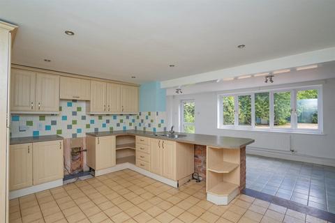 4 bedroom detached house for sale, Napleton Lane, Kempsey, Worcester, Worcestershire, WR5 3PX