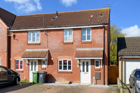 3 bedroom end of terrace house to rent, Horsley Drive, Gorleston, Great Yarmouth