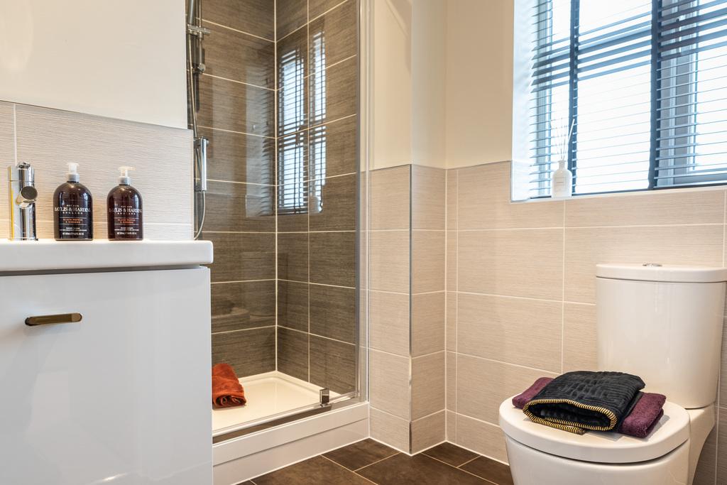 Lymington Ensuite 148