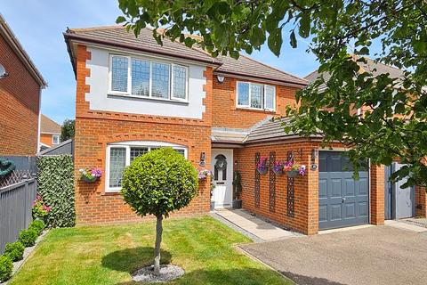 4 bedroom detached house for sale, Sanderling Road, Herne Bay, CT6 6HZ