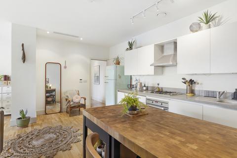 1 bedroom flat to rent, Lombard Road, SW11