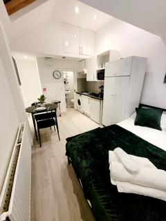 Studio to rent, Harrow HA2