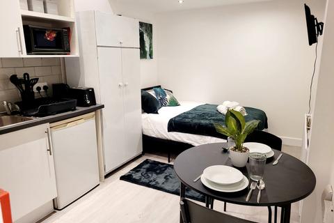 Studio to rent, Harrow HA2