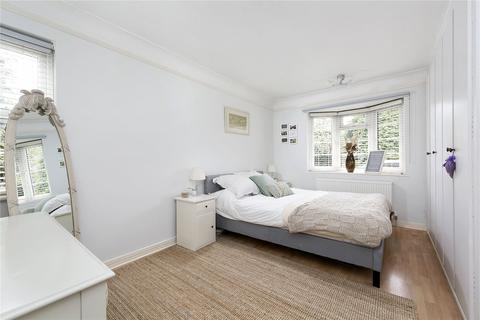 2 bedroom apartment for sale, Queens Keep, Park Road, East Twickenham, TW1