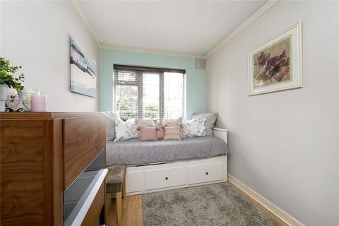 2 bedroom apartment for sale, Queens Keep, Park Road, East Twickenham, TW1