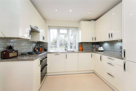12 Queens Keep, Twickenham, TW1 2QA