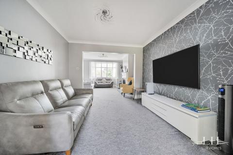 52 Beverley Gardens, Hornchurch, RM11 3NX