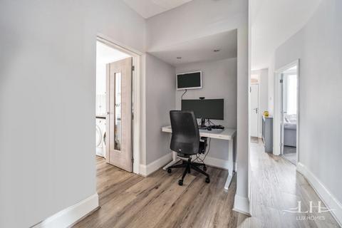52 Beverley Gardens, Hornchurch, RM11 3NX