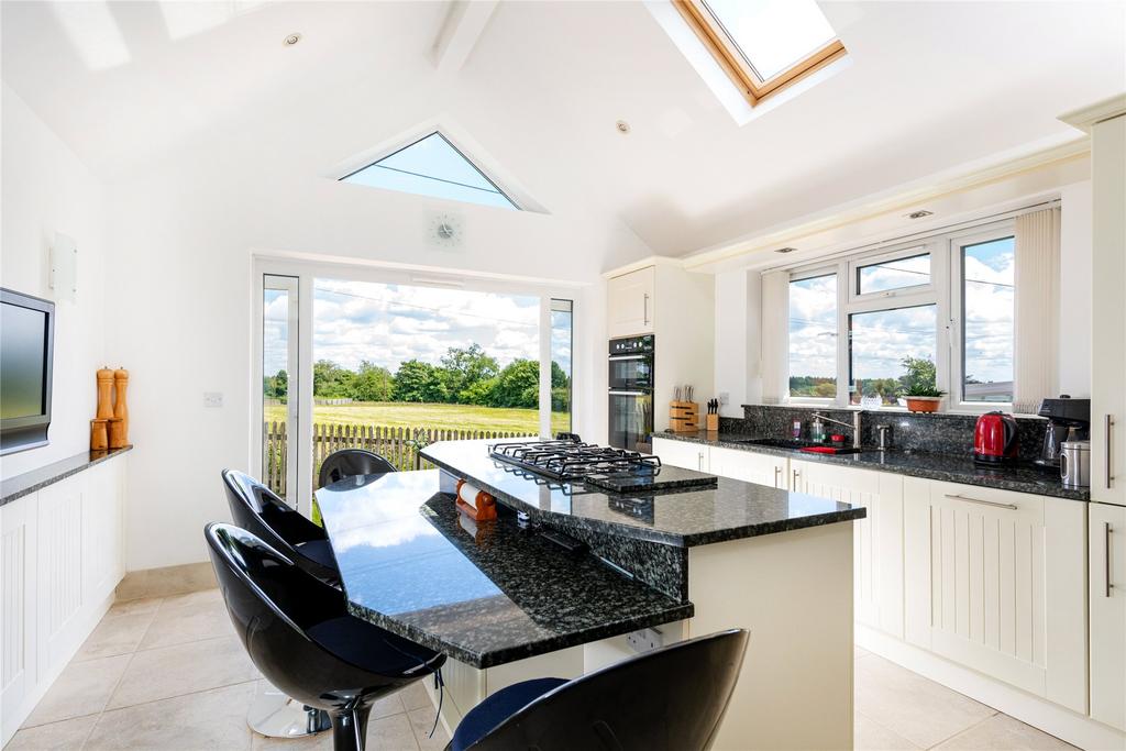 Kitchen/Breakfast Rm