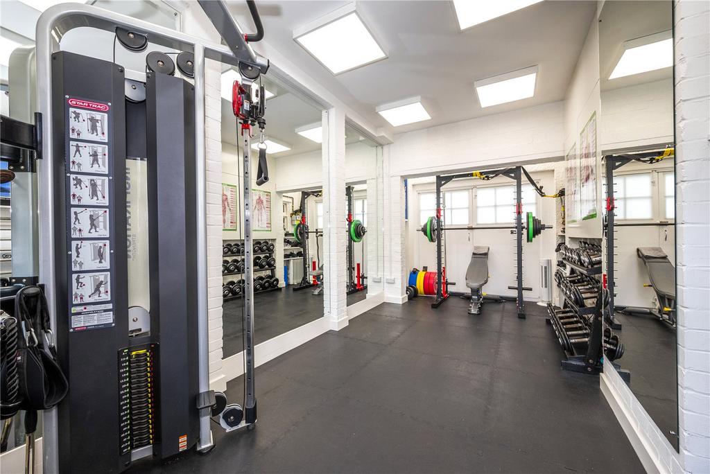 Gym/Garage