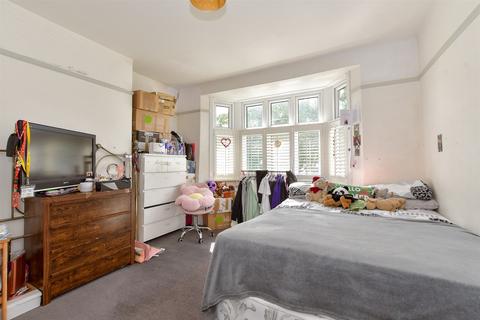 3 bedroom end of terrace house for sale, Middleton Avenue, Chingford