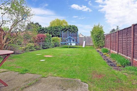 3 bedroom end of terrace house for sale, Middleton Avenue, Chingford