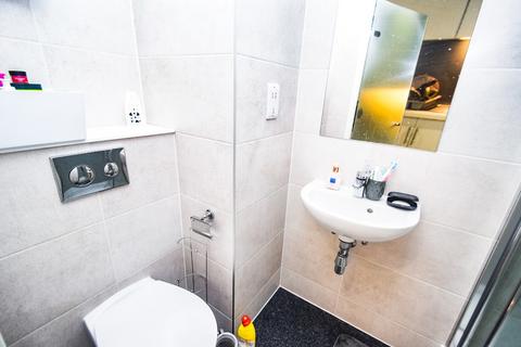 1 bedroom flat for sale, The Midway , Newcastle-Under-Lyme ST5