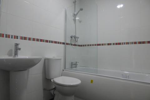 2 bedroom flat to rent, Hughes Street, Swindon, SN2