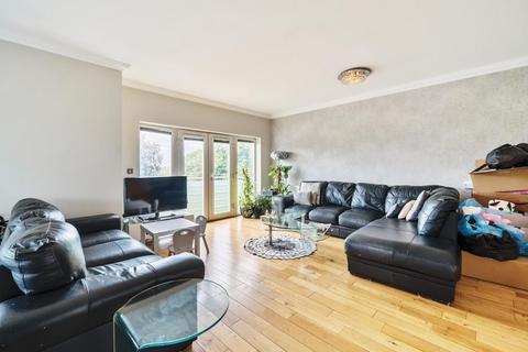 3 bedroom apartment to rent, Ballards,  Finchley,  N3