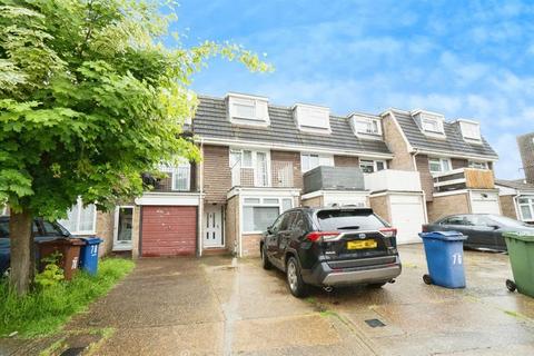 4 bedroom townhouse for sale, Peartree Close, South Ockendon