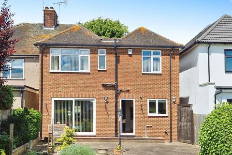 4 bedroom semi-detached house for sale, St. Georges Avenue, Grays