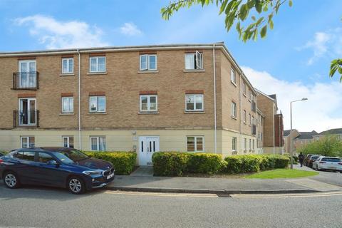 2 bedroom flat for sale, Coniston Avenue, Purfleet