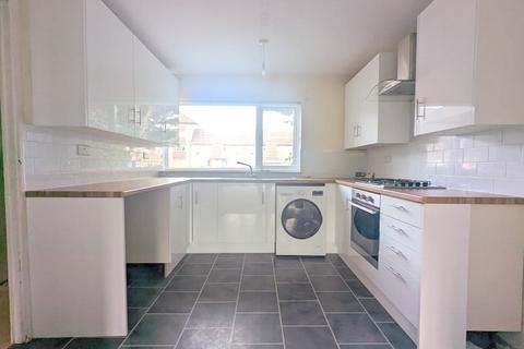 3 bedroom terraced house for sale, Hatchett Road, Feltham, TW14