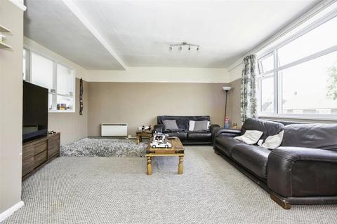 3 bedroom apartment for sale, Lenthall Avenue, Grays