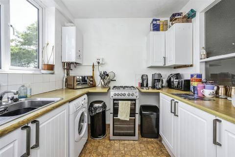 3 bedroom apartment for sale, Lenthall Avenue, Grays