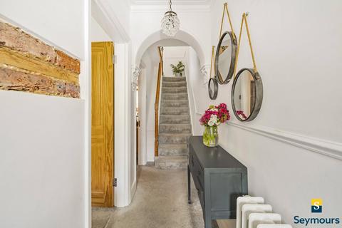 33 Denzil Road, Guildford, GU2 7NQ