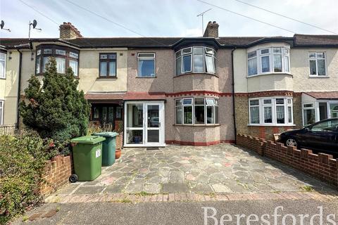 4 bedroom terraced house for sale, Lyndhurst Drive, Hornchurch, RM11