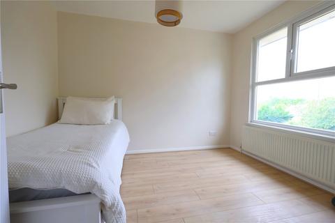 2 Arthur Close, Farnham, GU9 8PE