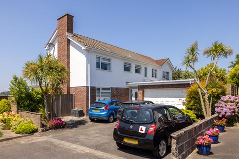 5 bedroom detached house to rent, Le Clos De Malershe, St. Helier, Jersey