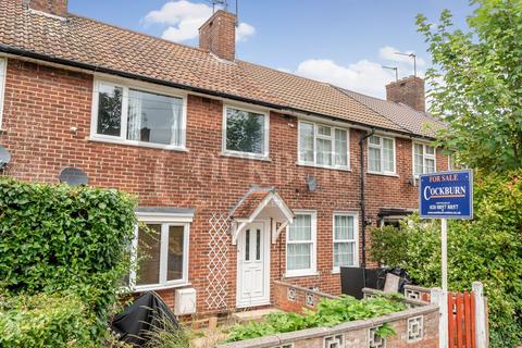 3 bedroom terraced house for sale, Hassop Walk, Mottingham, SE9