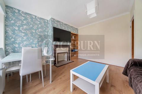 3 bedroom terraced house for sale, Hassop Walk, Mottingham, SE9