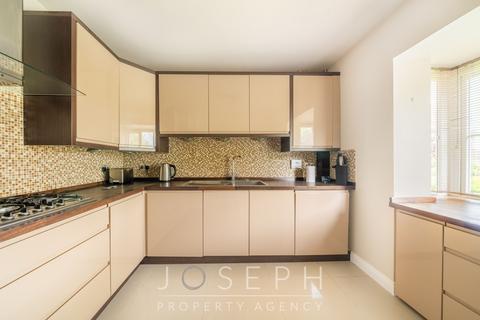 8 Marbled White Drive, Pinewood, Ipswich, IP8 3TL