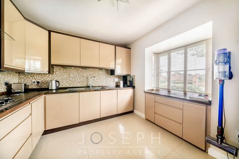 8 Marbled White Drive, Pinewood, Ipswich, IP8 3TL