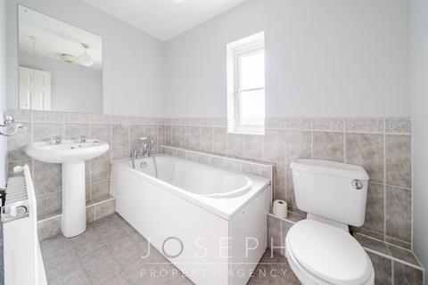8 Marbled White Drive, Pinewood, Ipswich, IP8 3TL