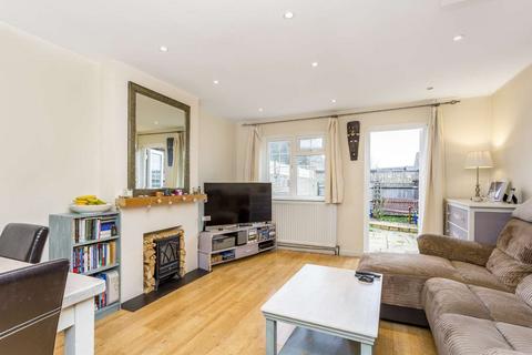 2 bedroom flat to rent, St Peters Close, Tooting, London